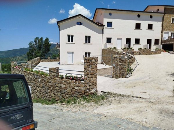 casa indipendente in vendita ad Alvignano in zona San Mauro