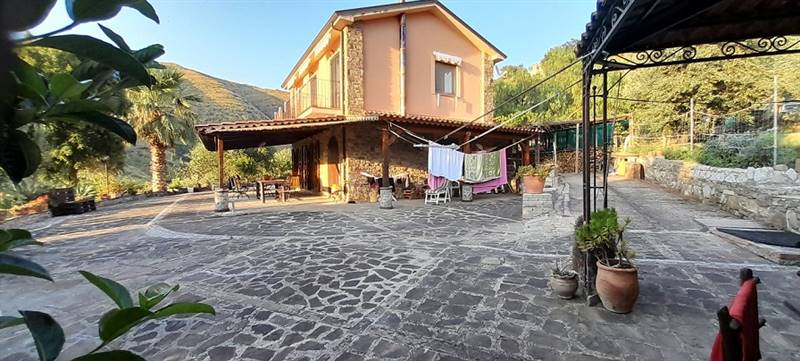 casa indipendente in vendita ad Alvignano in zona San Mauro