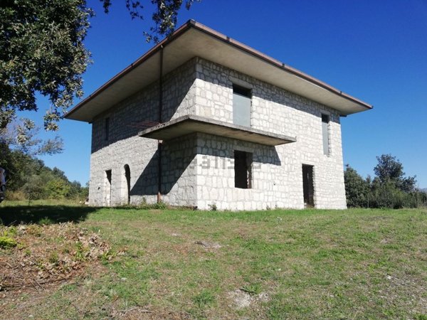 casale in vendita ad Alvignano