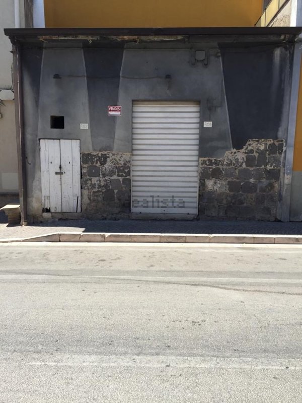 locale di sgombero in vendita ad Alvignano