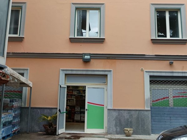 locale commerciale in vendita ad Alvignano