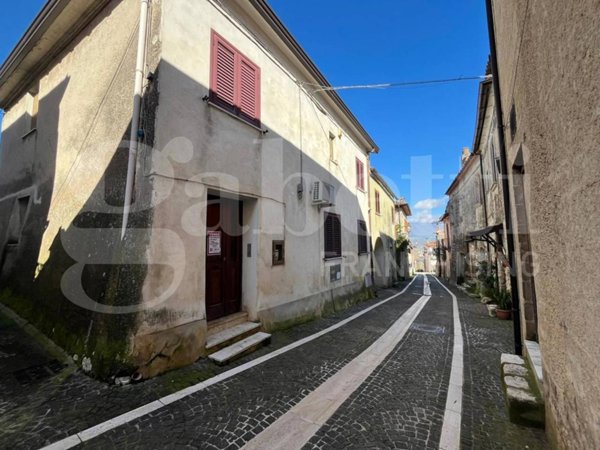 casa indipendente in vendita ad Alvignano in zona San Mauro