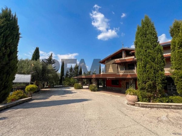 casa indipendente in vendita ad Alvignano in zona San Nicola