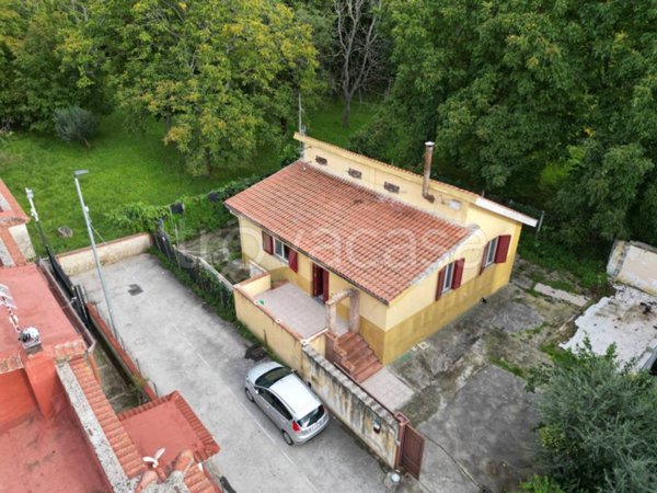 casa indipendente in vendita ad Arienzo