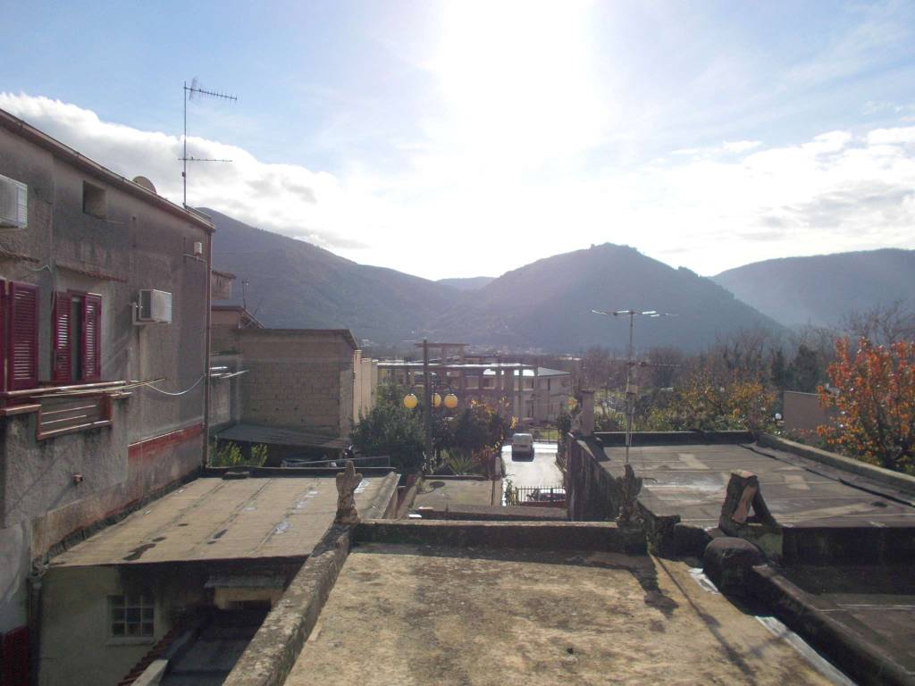 casa indipendente in vendita ad Arienzo in zona Crisci
