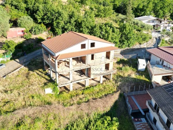 casa indipendente in vendita ad Arienzo