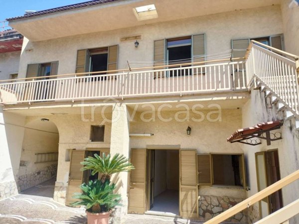 casa indipendente in vendita ad Arienzo