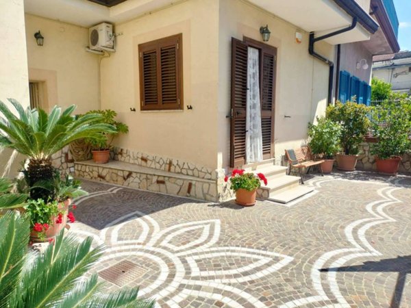 casa indipendente in vendita ad Arienzo