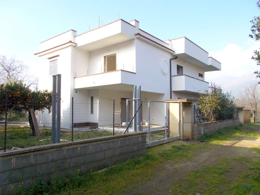 casa indipendente in vendita ad Arienzo