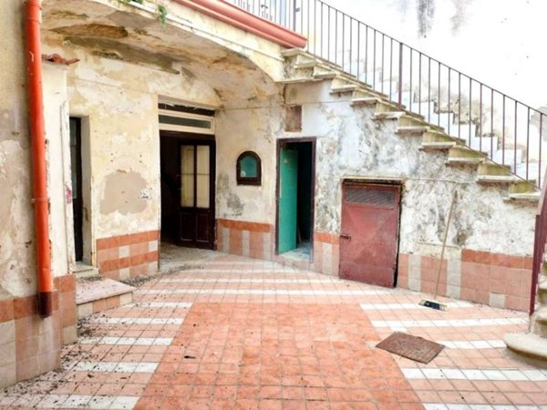 casa indipendente in vendita ad Arienzo