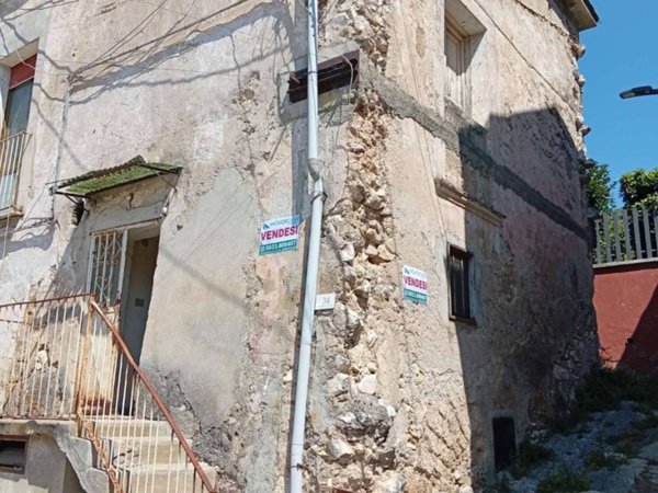 casa indipendente in vendita ad Arienzo
