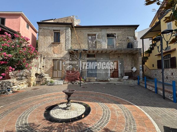 casa indipendente in vendita ad Arienzo