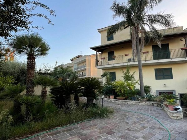 casa indipendente in vendita ad Aversa