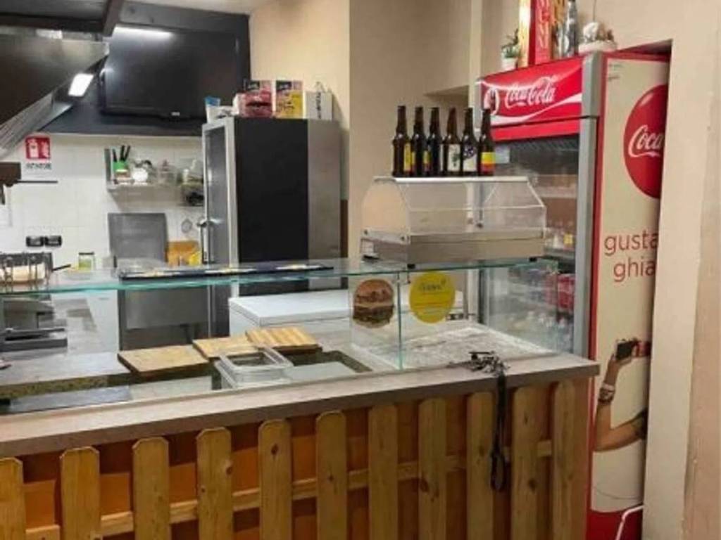 negozio in vendita ad Aversa