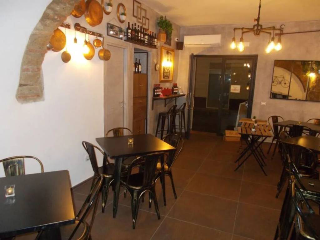 negozio in vendita ad Aversa