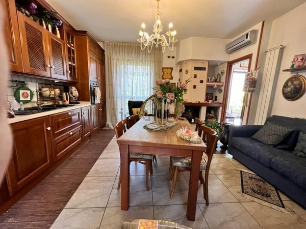 casa indipendente in vendita ad Aversa