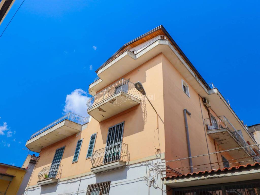 intera palazzina in vendita ad Aversa