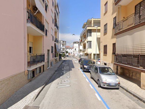 locale commerciale in vendita ad Aversa