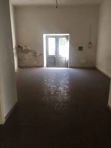 negozio in vendita ad Aversa in zona San Paolo