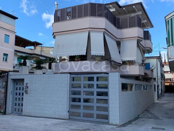 casa indipendente in vendita ad Aversa in zona Centro Città