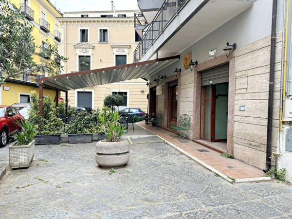 negozio in vendita ad Aversa in zona San Paolo