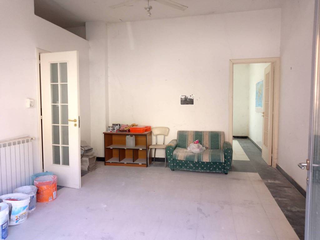 negozio in vendita ad Aversa in zona Centro Città