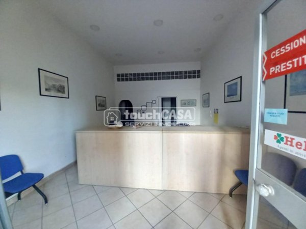 locale commerciale in vendita ad Aversa