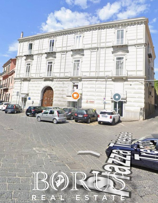 locale commerciale in vendita ad Aversa