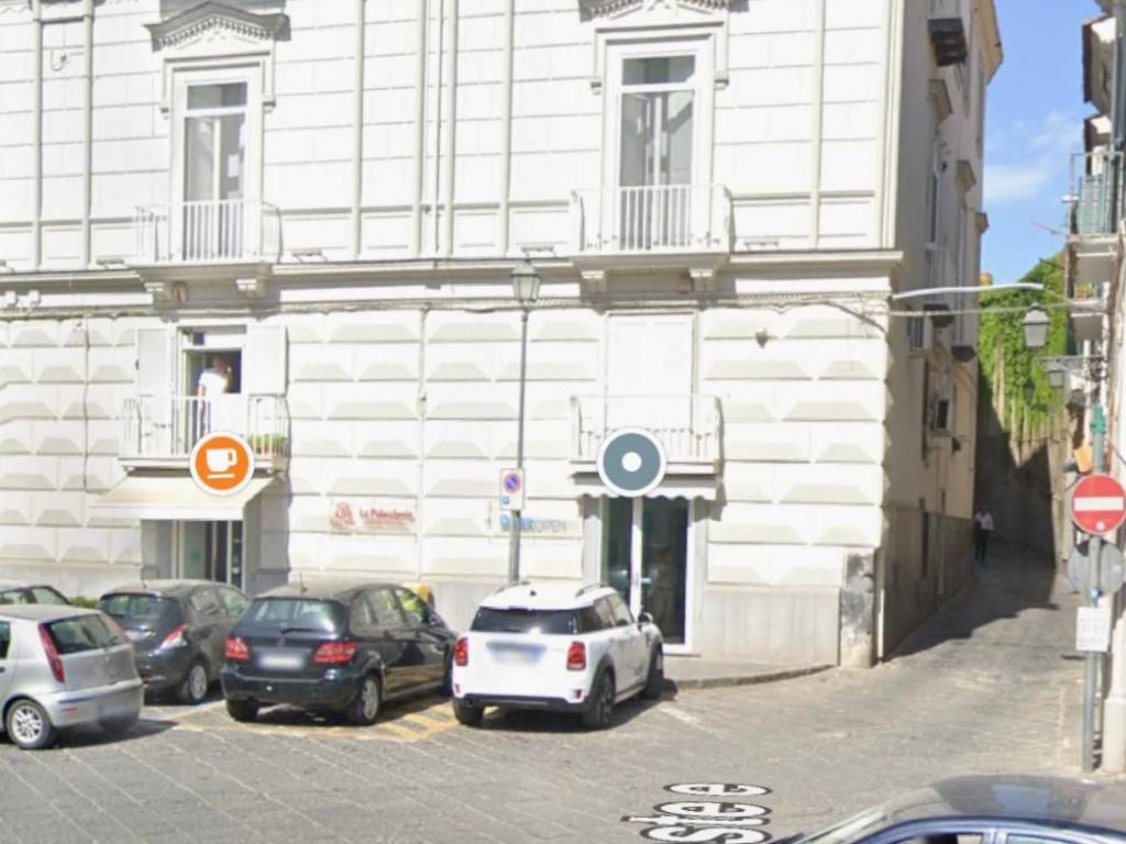 negozio in vendita ad Aversa