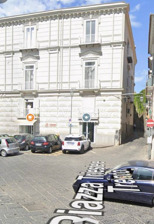 negozio in vendita ad Aversa