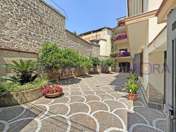 intera palazzina in vendita ad Aversa