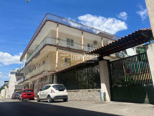 negozio in vendita ad Aversa in zona Centro Città