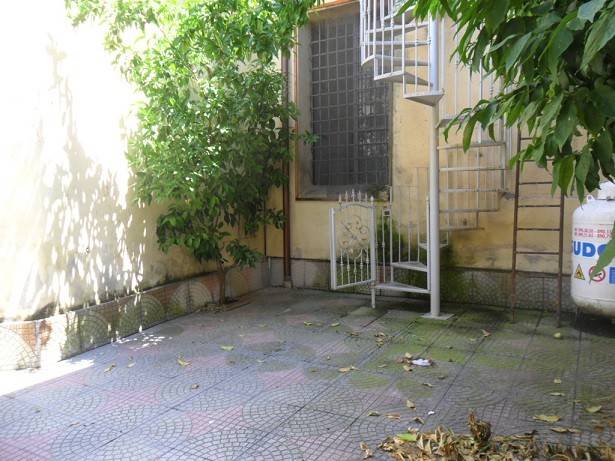 intera palazzina in vendita ad Aversa in zona San Paolo