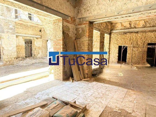 casa indipendente in vendita ad Aversa in zona Centro Città