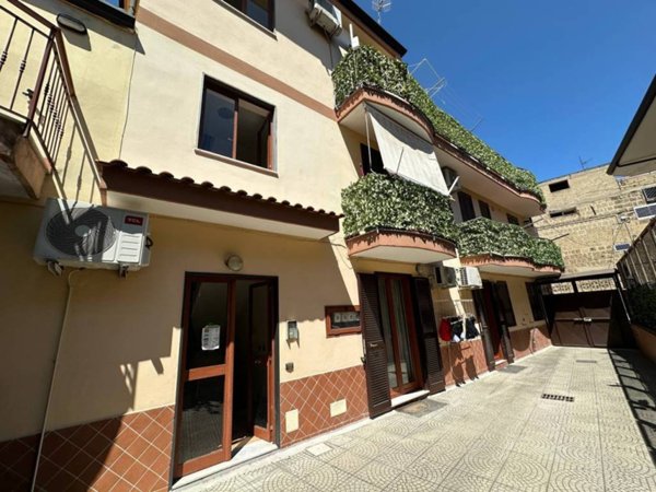 intera palazzina in vendita ad Aversa