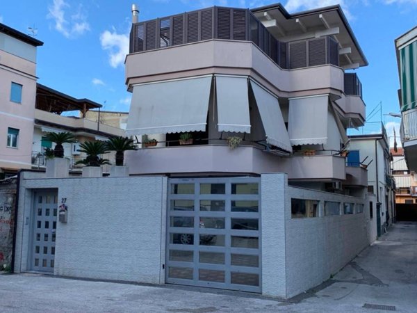 casa indipendente in vendita ad Aversa in zona Centro Città