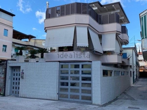casa indipendente in vendita ad Aversa in zona Centro Città