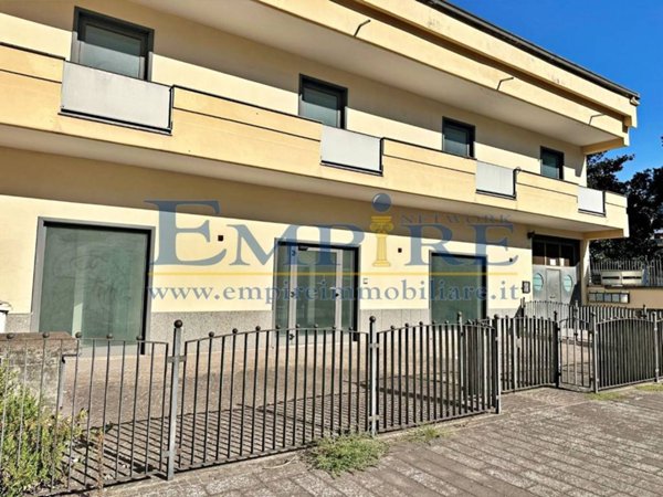 negozio in vendita ad Aversa