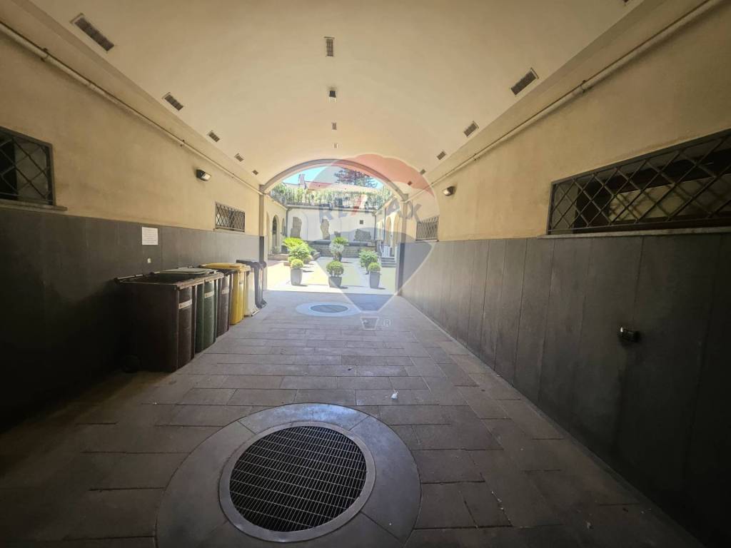 negozio in vendita ad Aversa