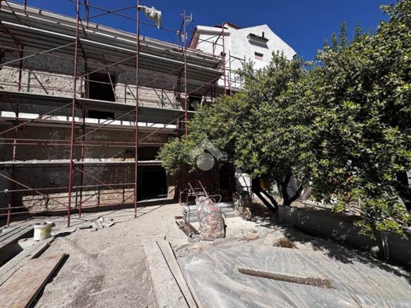 casa indipendente in vendita ad Aversa