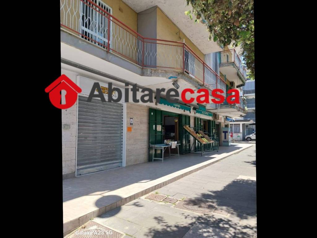 negozio in vendita ad Aversa