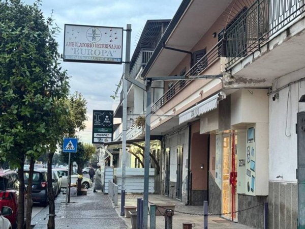 locale commerciale in vendita ad Aversa