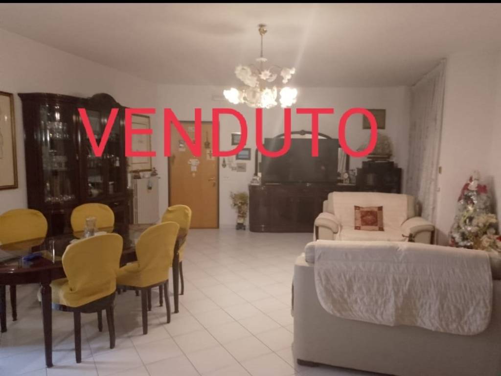 appartamento in vendita ad Aversa in zona Centro Città