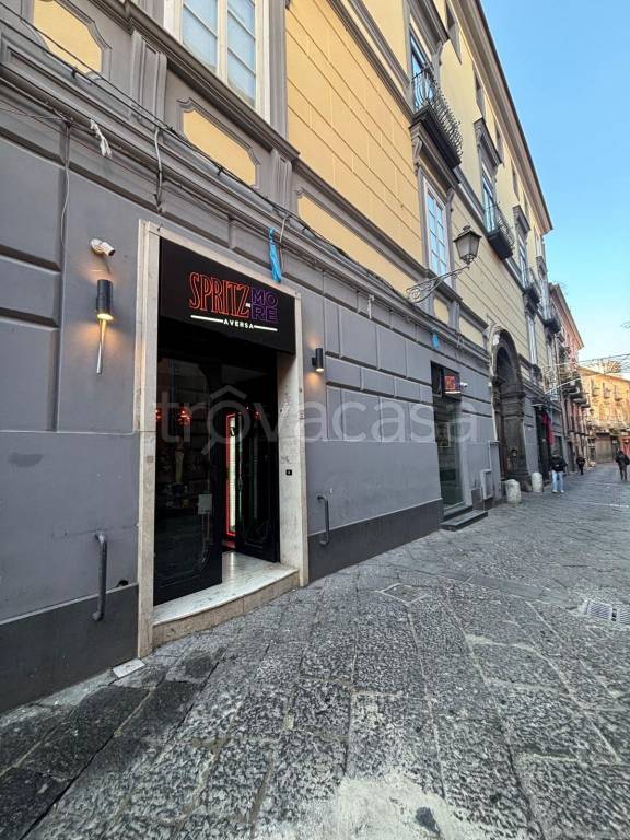 negozio in vendita ad Aversa in zona Centro Città