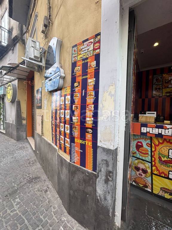 negozio in vendita ad Aversa in zona Centro Città
