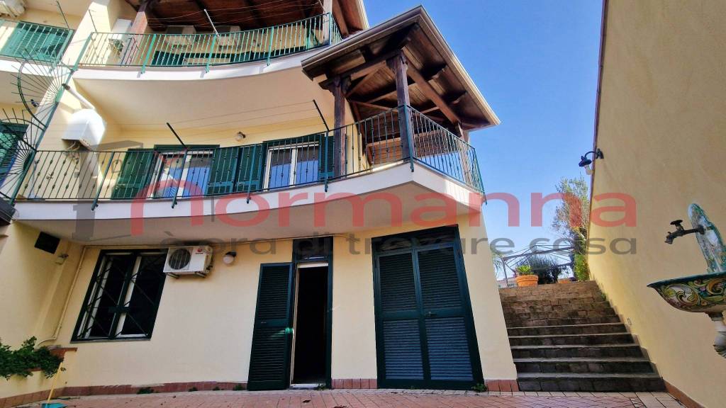 casa indipendente in vendita ad Aversa