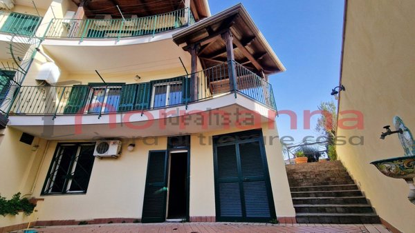 casa indipendente in vendita ad Aversa
