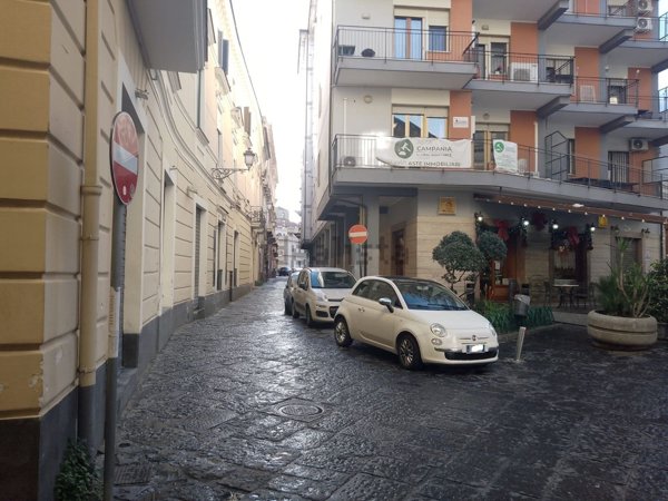 locale commerciale in vendita ad Aversa in zona San Paolo