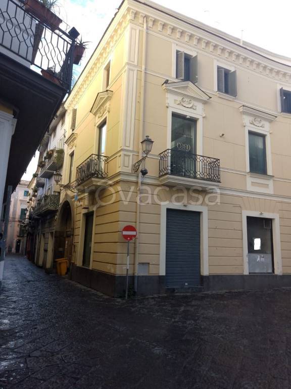 negozio in vendita ad Aversa in zona San Paolo