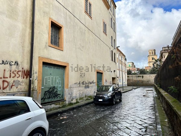 locale di sgombero in vendita ad Aversa in zona Centro Città